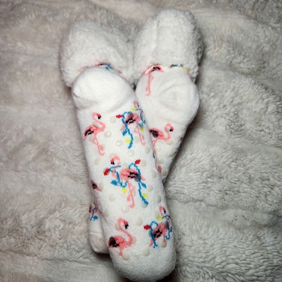 Cozy Sherpa-Lined Slipper Socks – Pink Flamingo Christmas  – Non-Slip Grips - Picture 2 of 2
